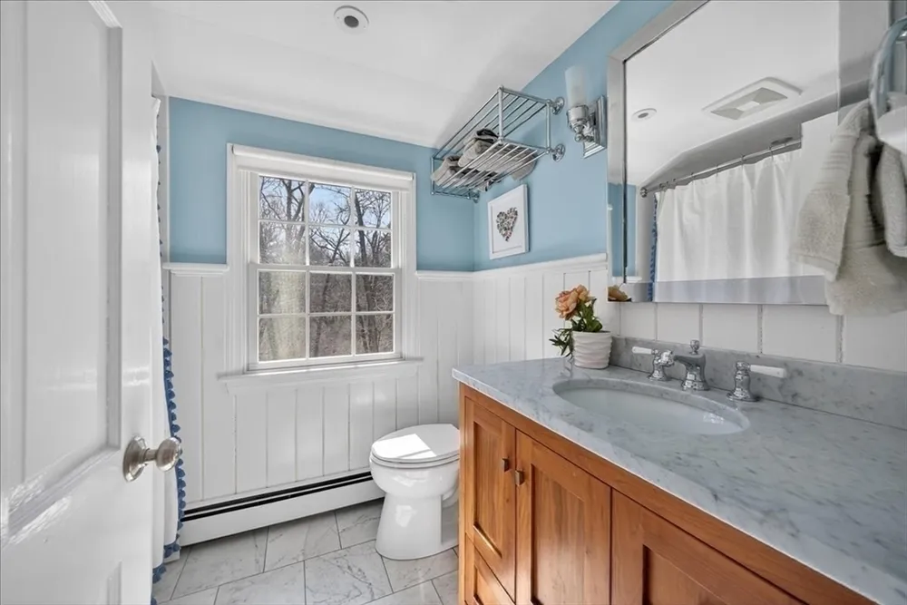36 Independence Ln, Hingham, MA 02043