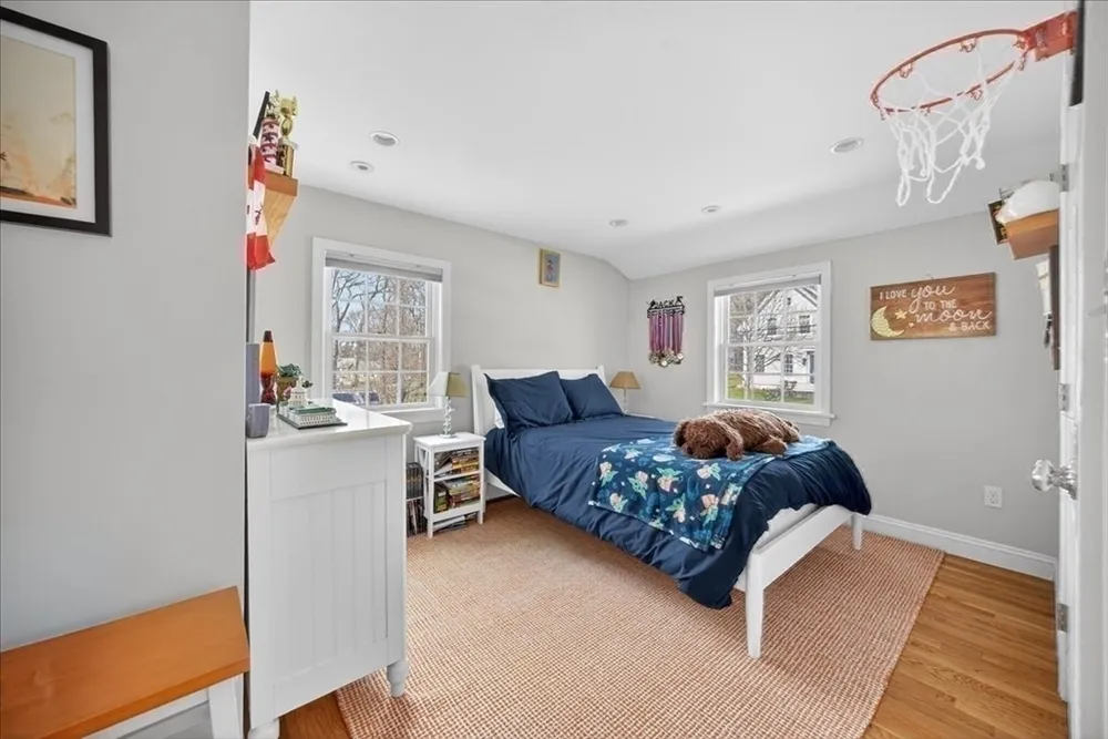 36 Independence Ln, Hingham, MA 02043