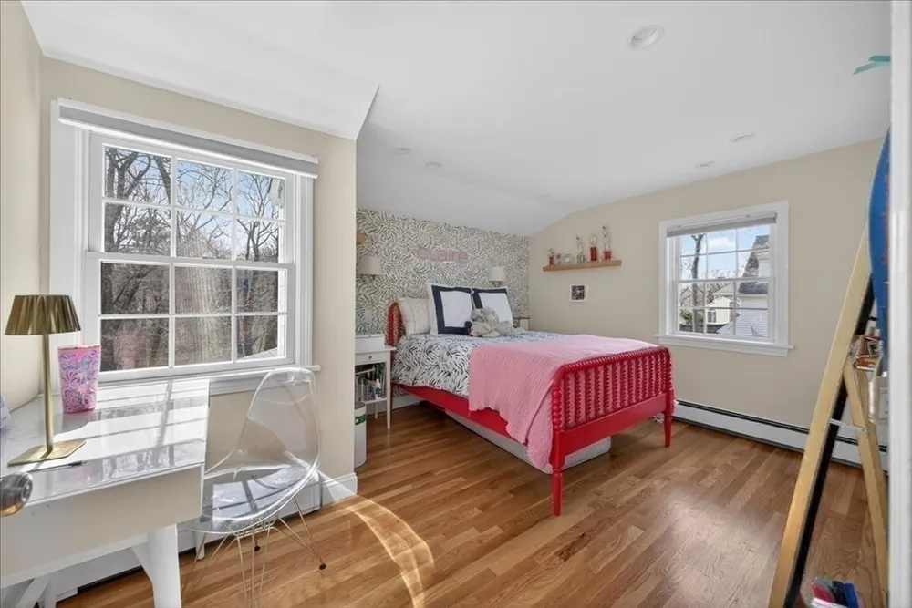 36 Independence Ln, Hingham, MA 02043