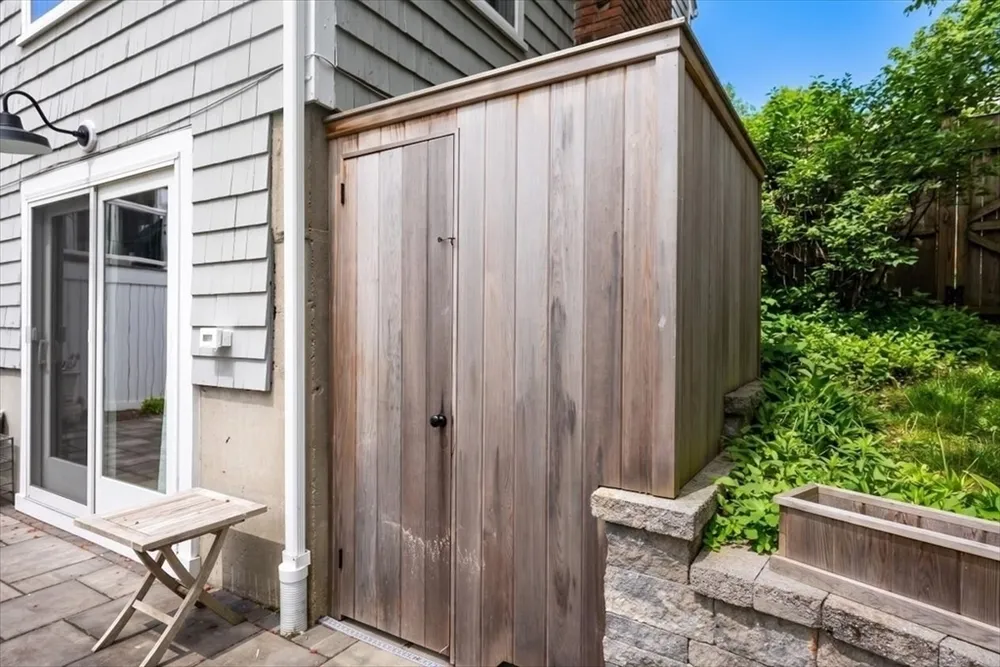 36 Independence Ln, Hingham, MA 02043