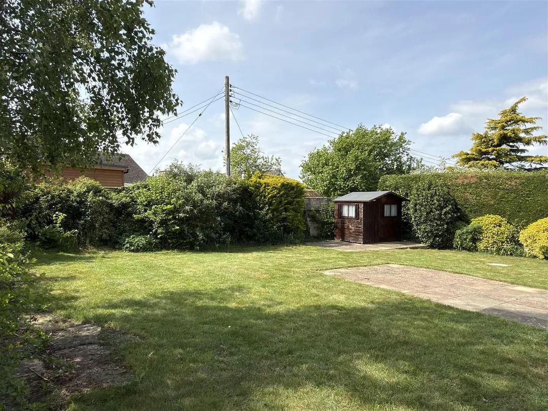 https://mr0.homeflow-assets.co.uk/files/photo/image/47609/9141/_x_/w5j3GSwASUqiIJZNtt21nQ.jpg