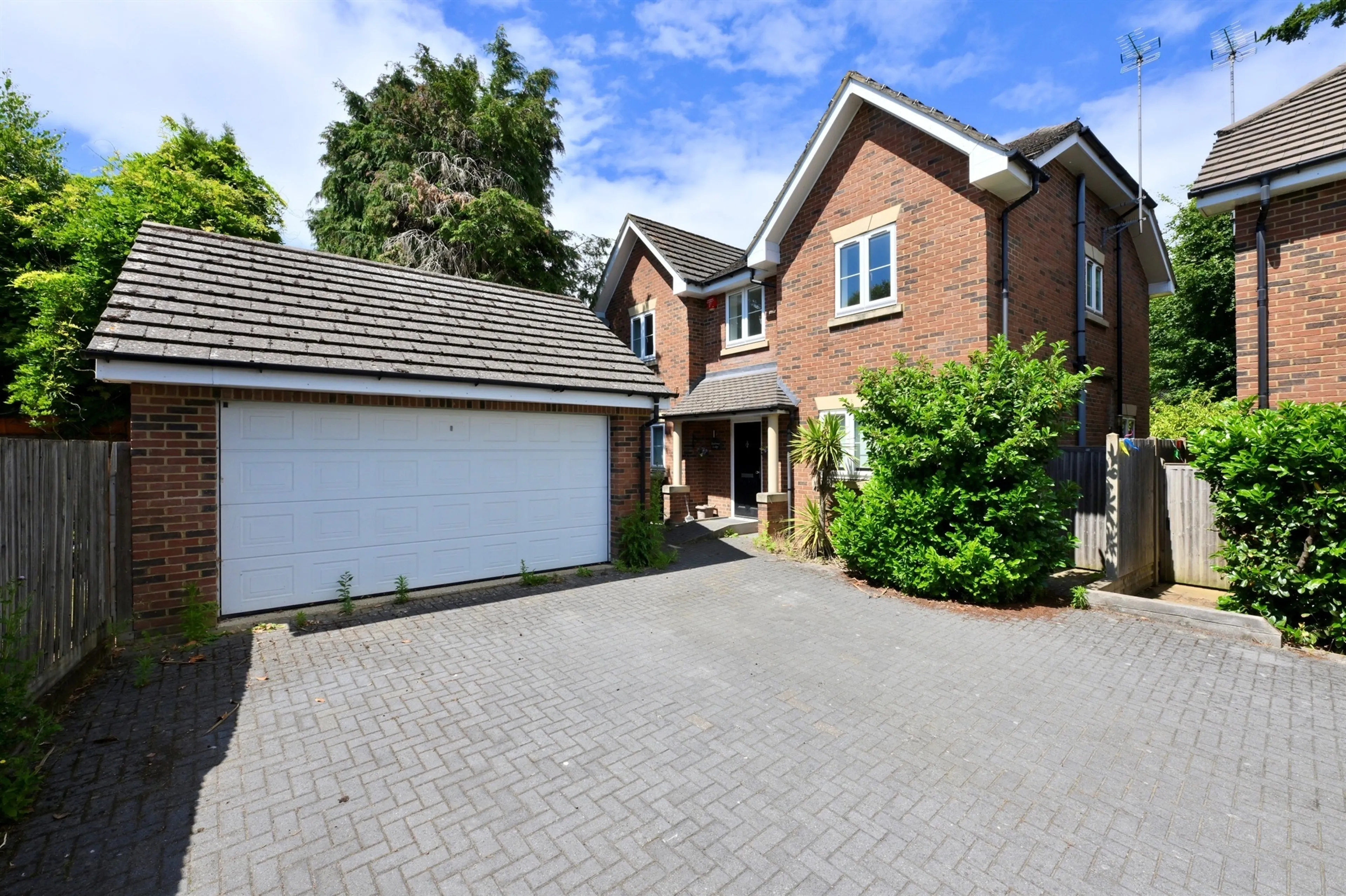 Property at Mandeville Close, Broxbourne