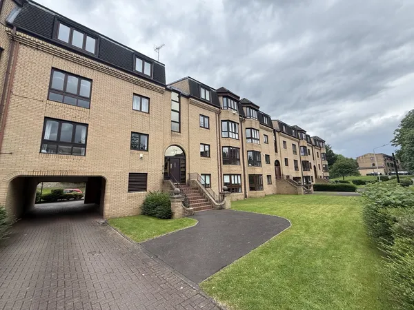 Hughenden Lane, Hyndland