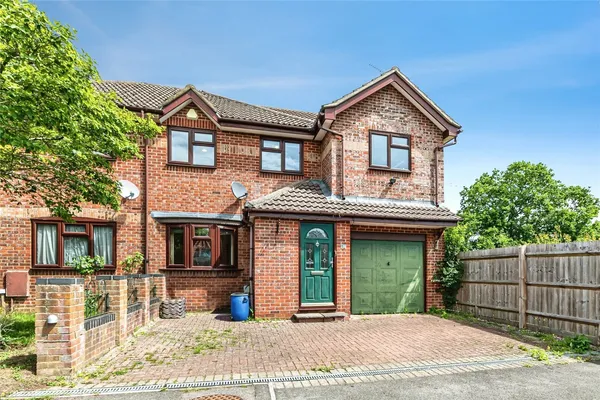 Strawberry Fields, Bramley, Tadley, H...