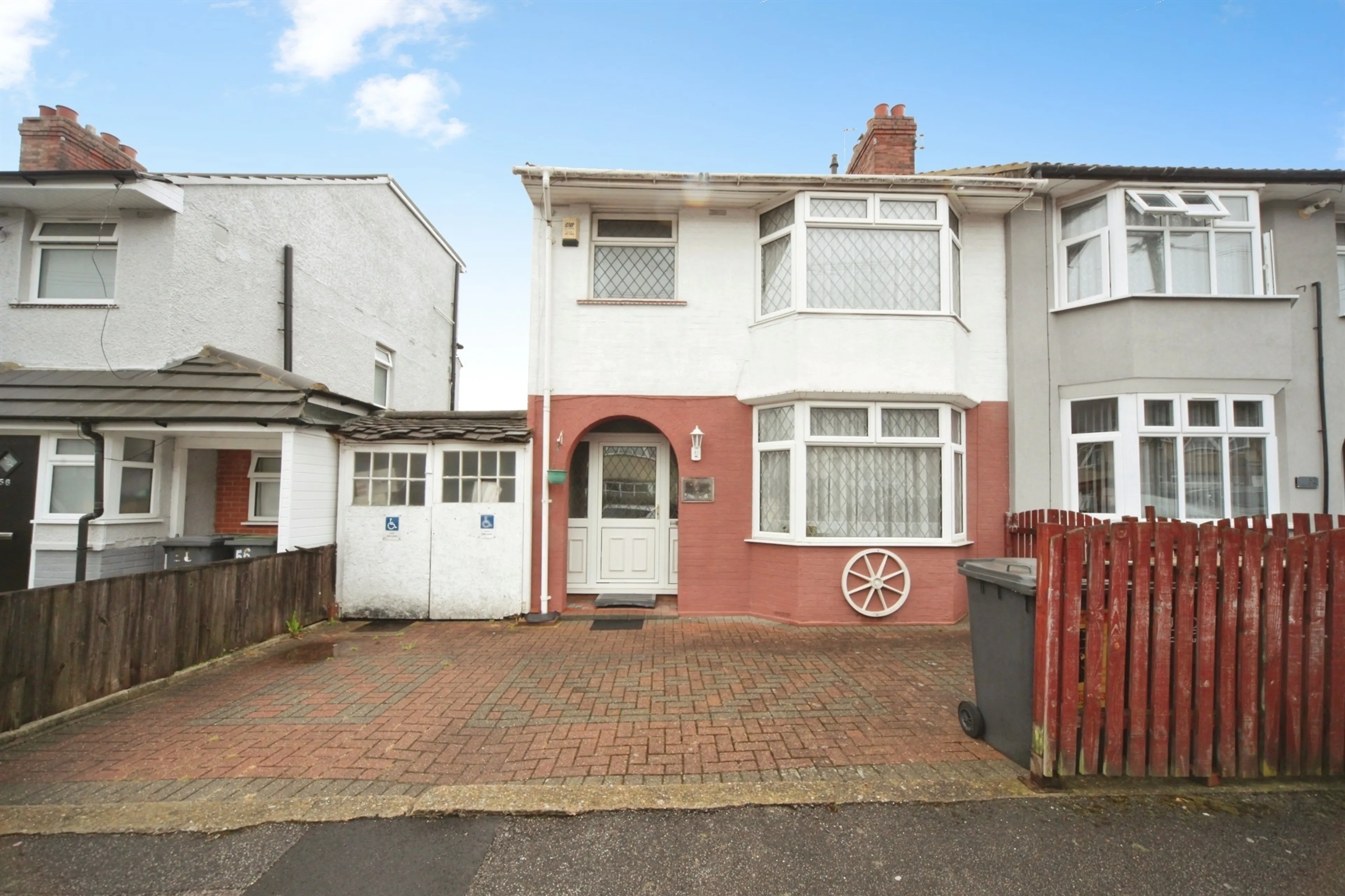 Property at St. Lawrence Avenue, Luton