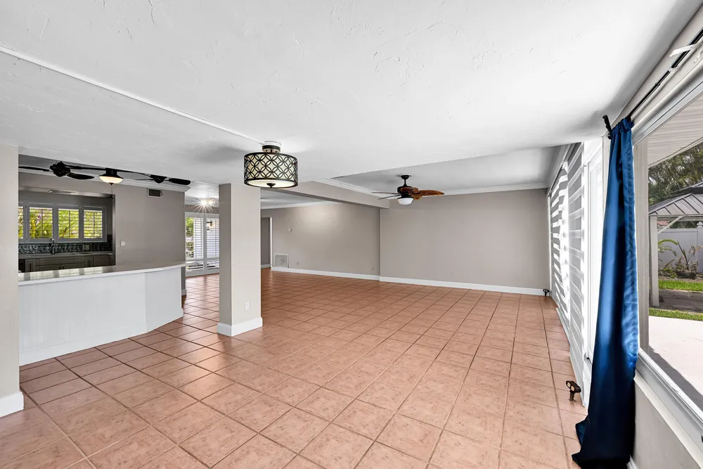 901 SE 12th Ave, Deerfield Beach, FL 33441