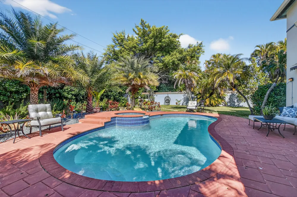 9048 Villa Portofino Circle, Boca Raton, FL 33496