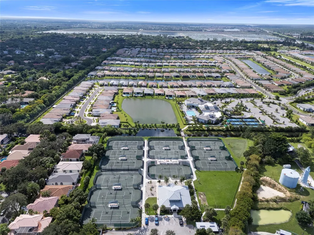 7400 NW 70th Ave, Parkland, FL 33067