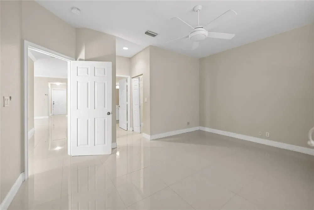 7400 NW 70th Ave, Parkland, FL 33067