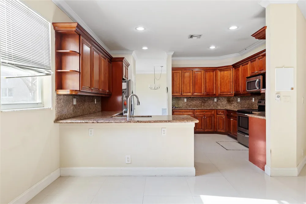 7400 NW 70th Ave, Parkland, FL 33067