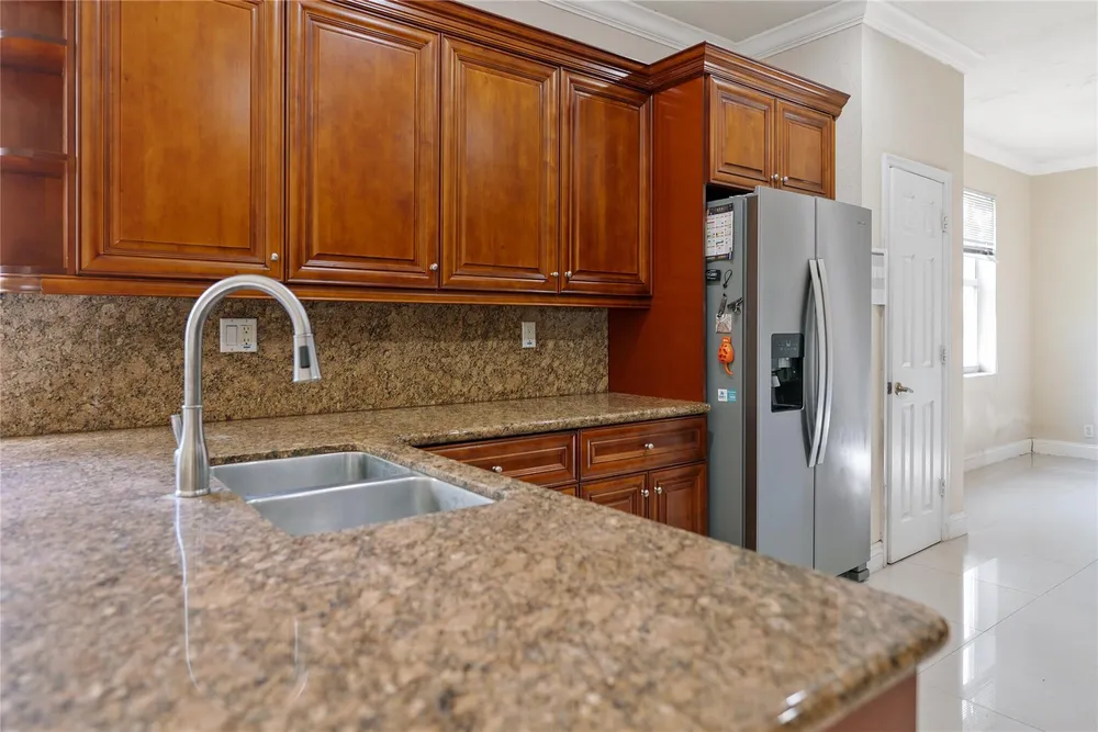 7400 NW 70th Ave, Parkland, FL 33067