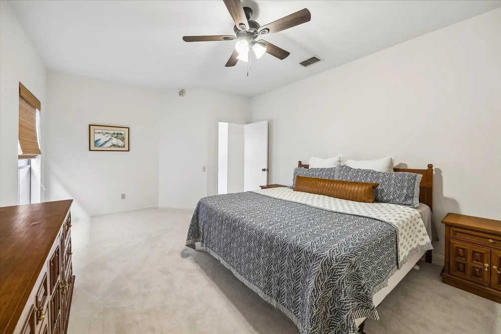 9612 Bayou Brook St, Houston, TX 77063
