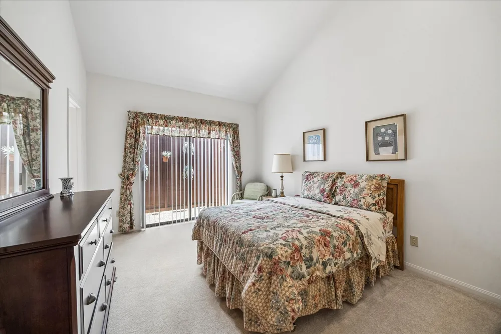 9612 Bayou Brook St, Houston, TX 77063
