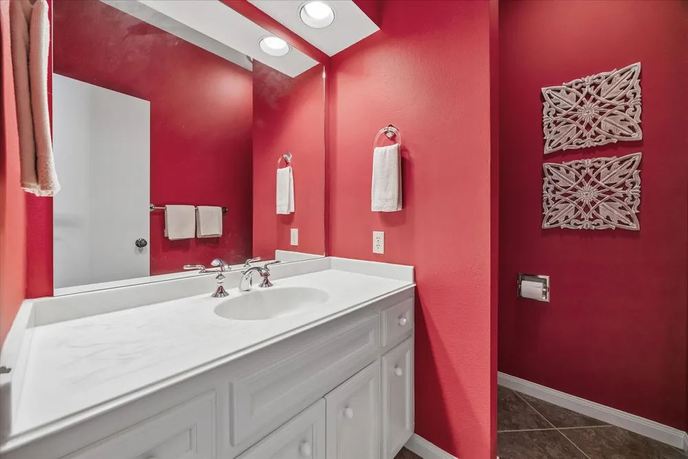 9612 Bayou Brook St, Houston, TX 77063
