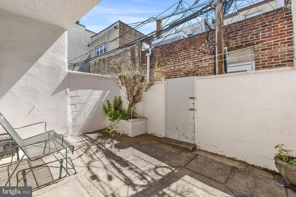 2439 S Rosewood St, Philadelphia, PA 19145
