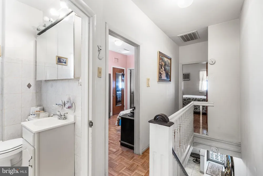 2439 S Rosewood St, Philadelphia, PA 19145
