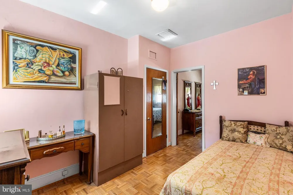 2439 S Rosewood St, Philadelphia, PA 19145
