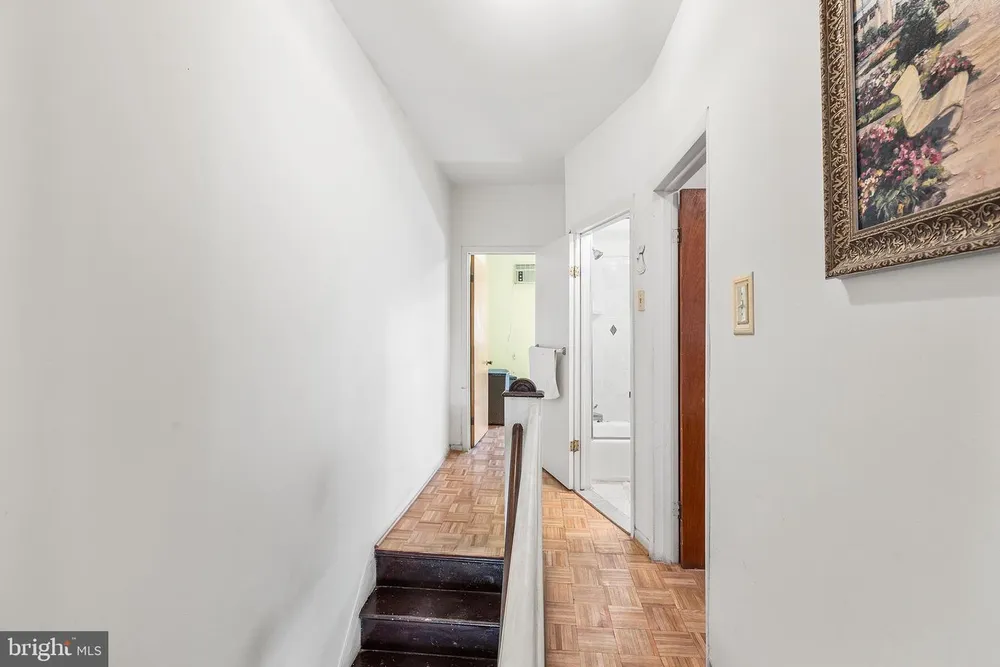 2439 S Rosewood St, Philadelphia, PA 19145
