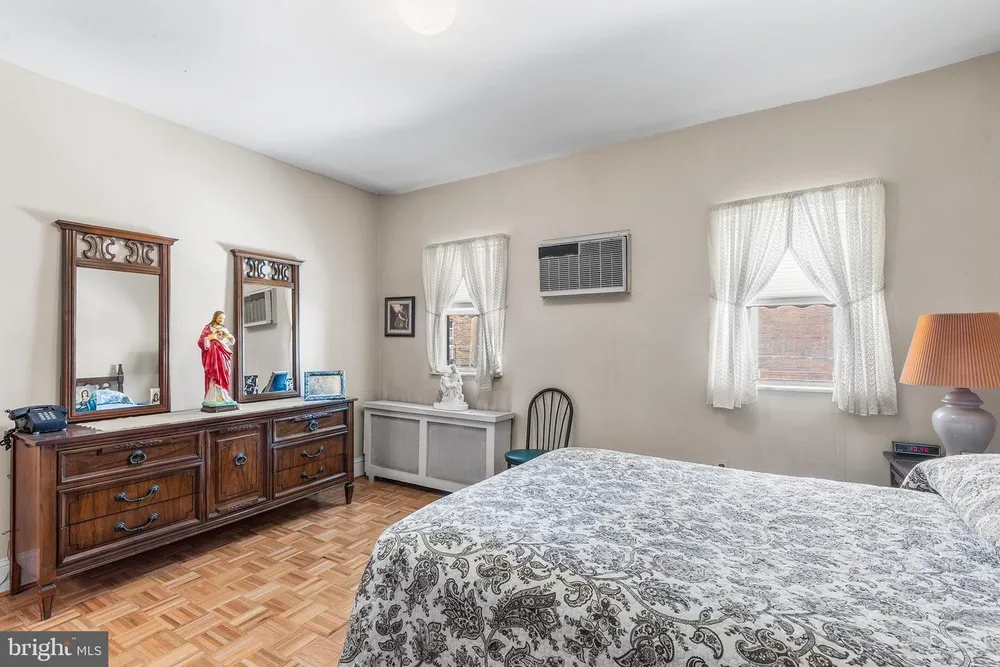 2439 S Rosewood St, Philadelphia, PA 19145
