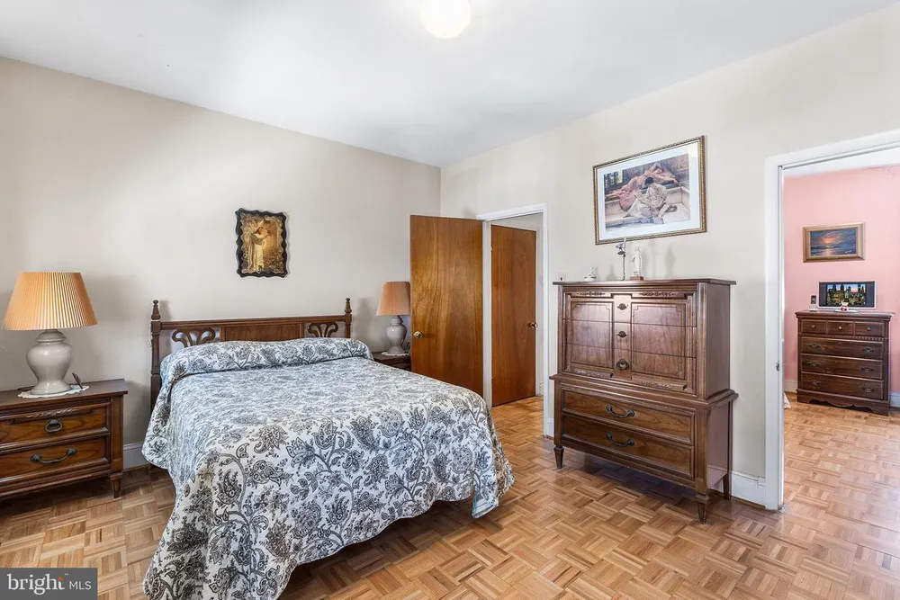 2439 S Rosewood St, Philadelphia, PA 19145