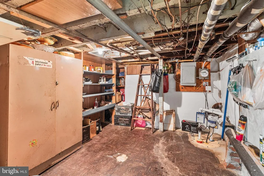 2439 S Rosewood St, Philadelphia, PA 19145