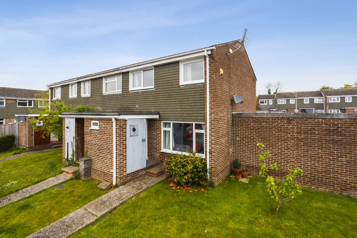 Sagecroft Road, Thatcham, RG18 photo 1