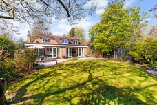 The Avenue, The Abbotsbrook, Bourne End, SL8 photo 1