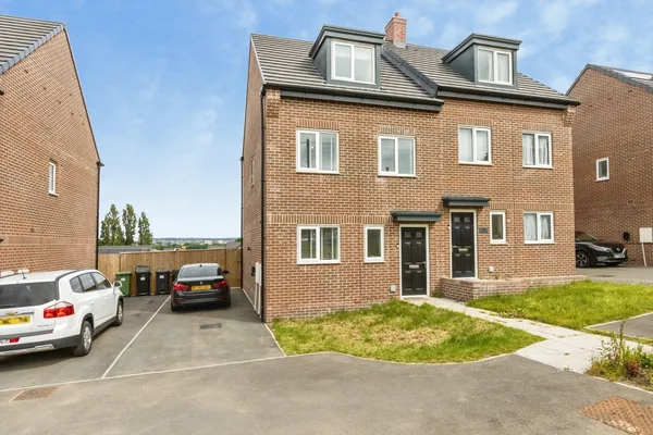 Ingleton Drive, LEEDS, West Yorkshire...