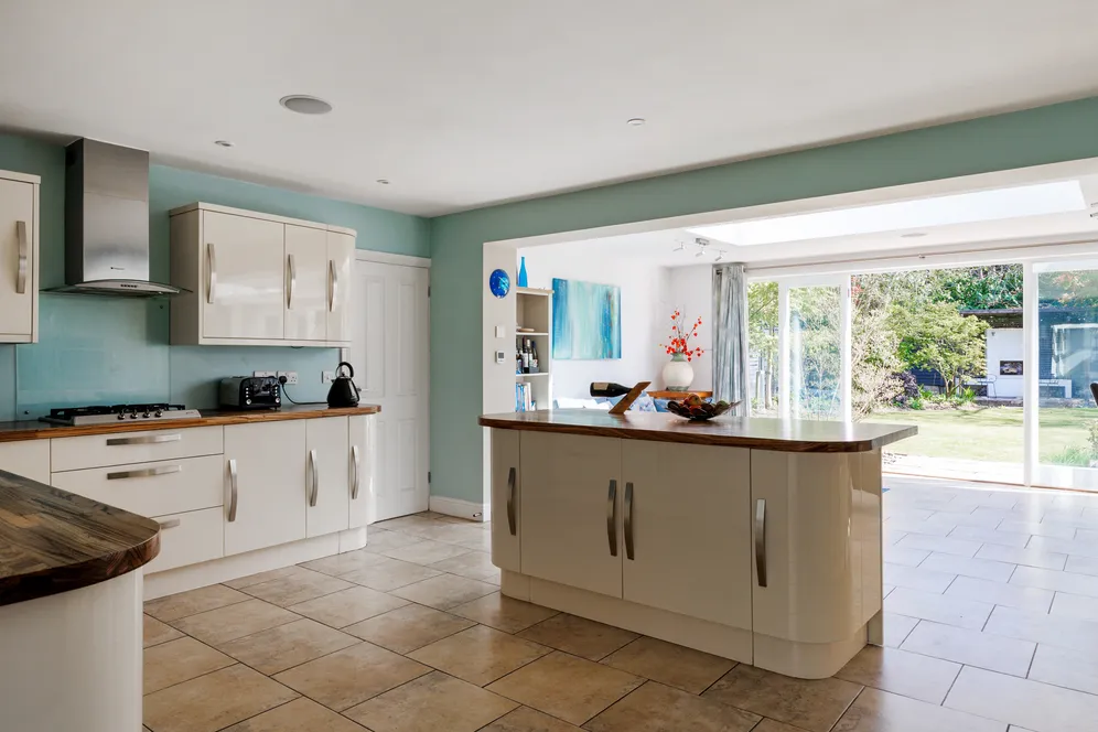 The Avenue, The Abbotsbrook, Bourne End, SL8 photo 6
