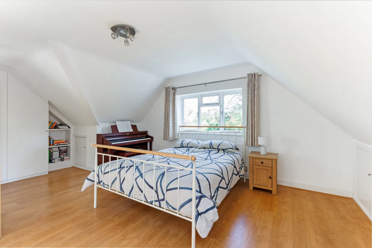 The Avenue, The Abbotsbrook, Bourne End, SL8 photo 12
