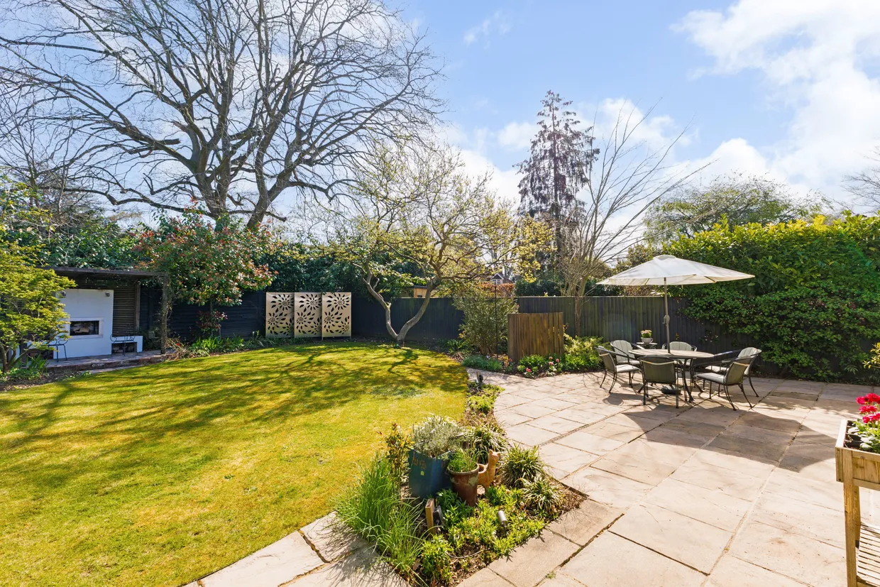 The Avenue, The Abbotsbrook, Bourne End, SL8 photo 14