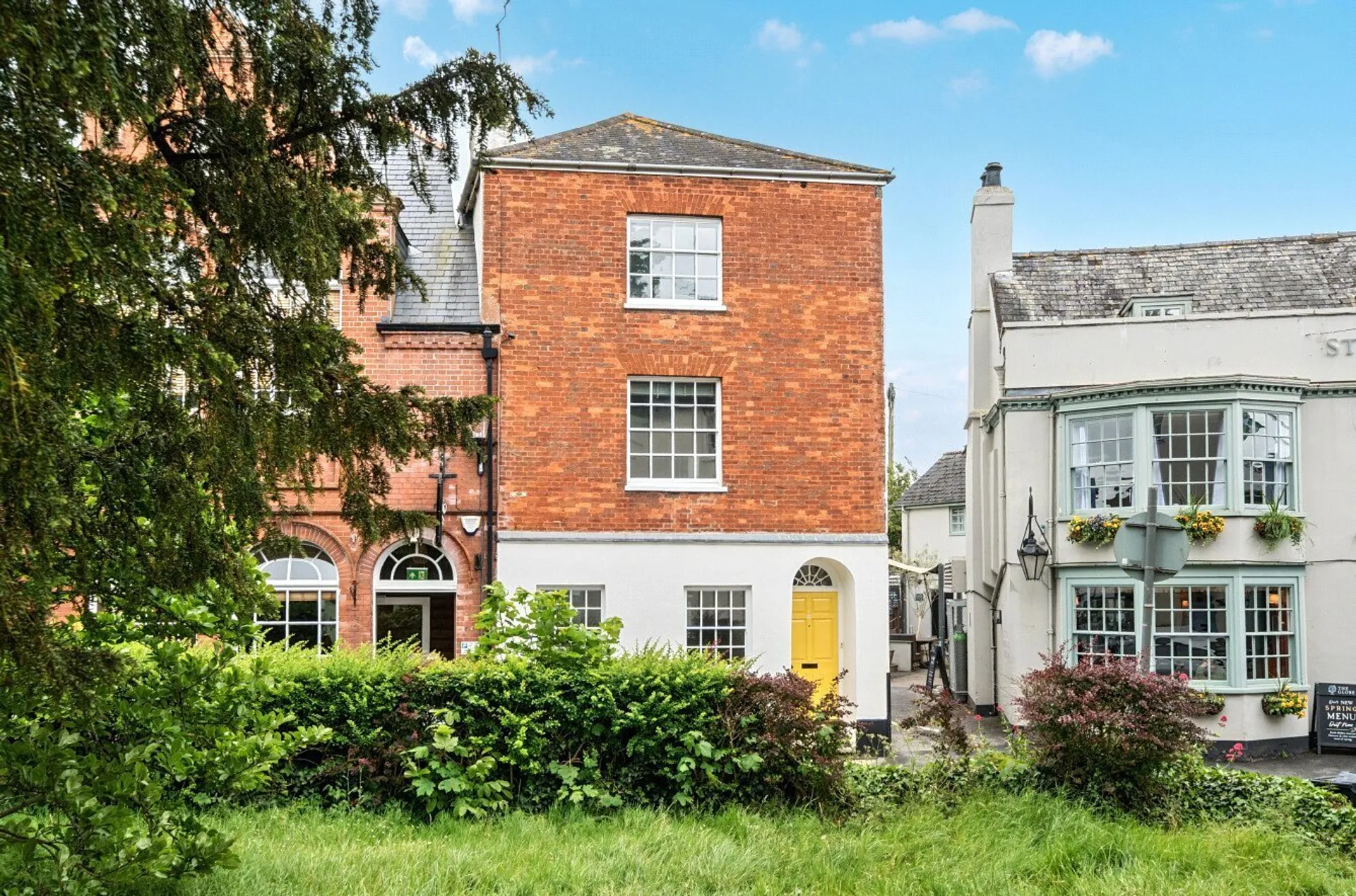 Property photo top 0