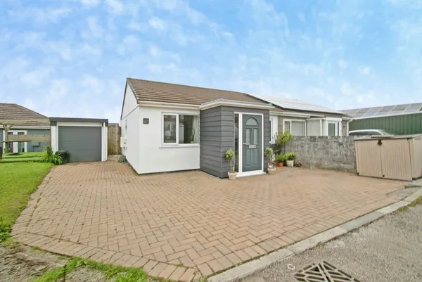 Roskrow Close, Four Lanes, Redruth, C...