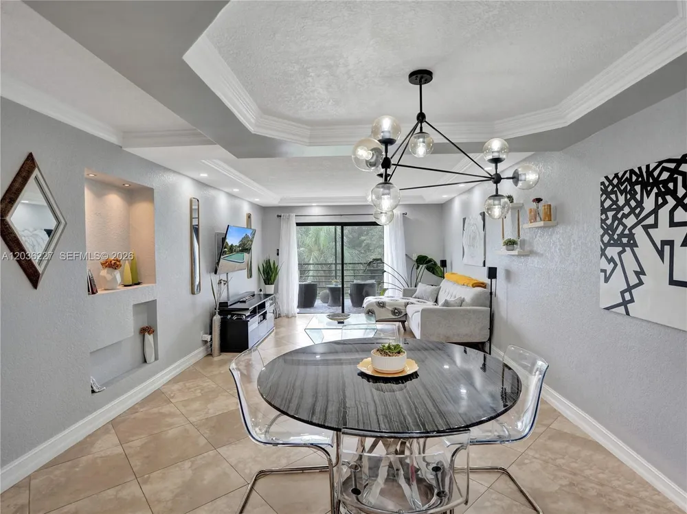 9440 SW 8th St, Boca Raton, FL 33428