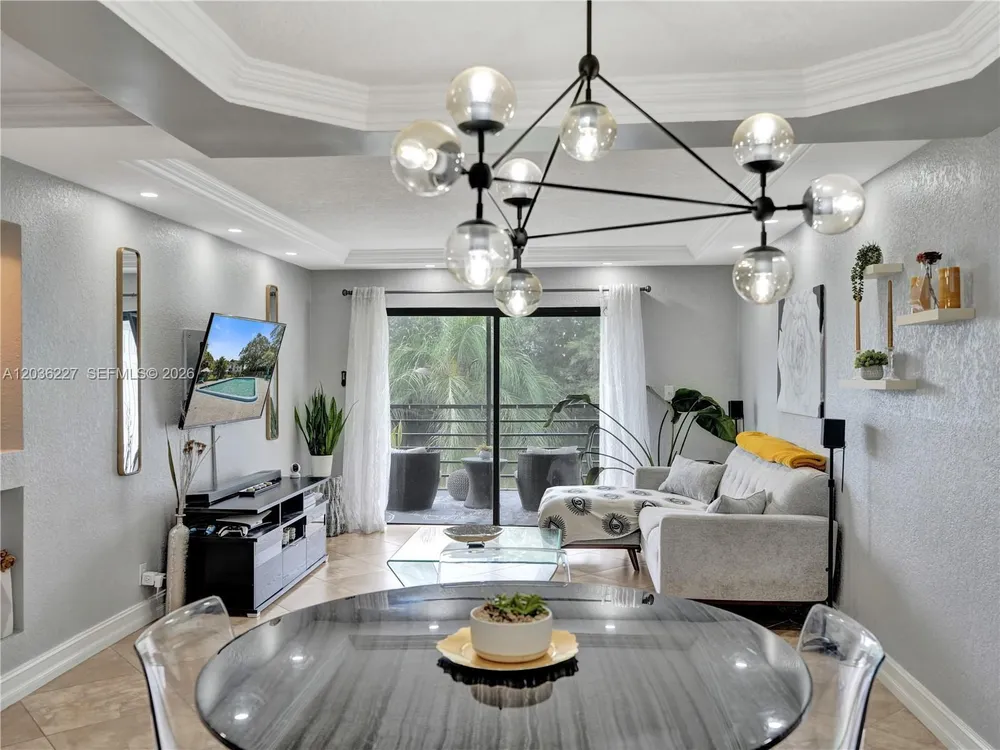 9440 SW 8th St, Boca Raton, FL 33428