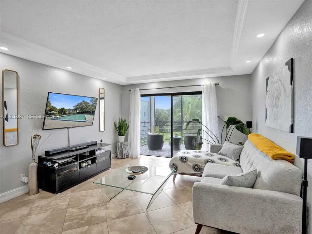 9440 SW 8th St, Boca Raton, FL 33428
