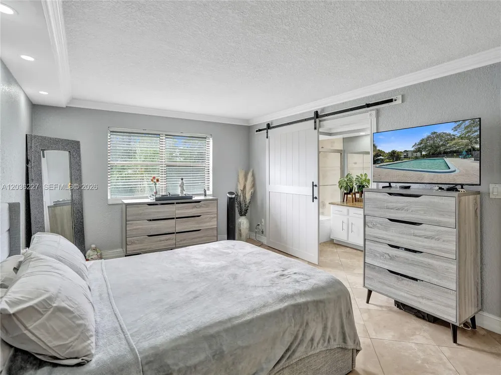 9440 SW 8th St, Boca Raton, FL 33428