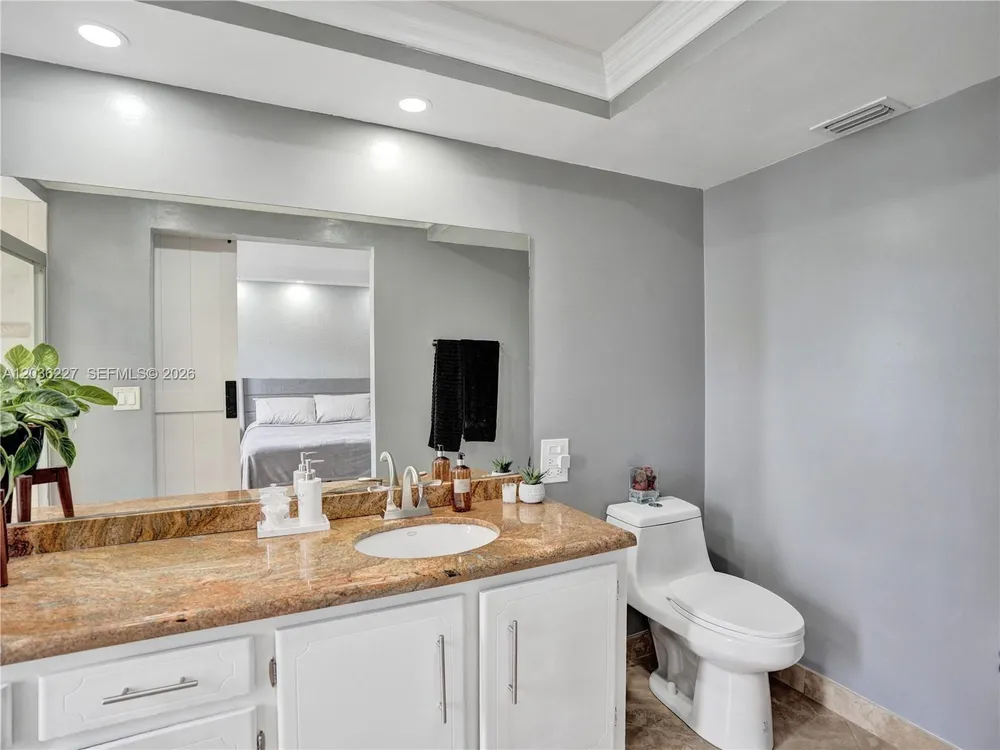 9440 SW 8th St, Boca Raton, FL 33428