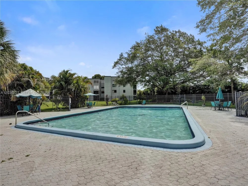 9440 SW 8th St, Boca Raton, FL 33428