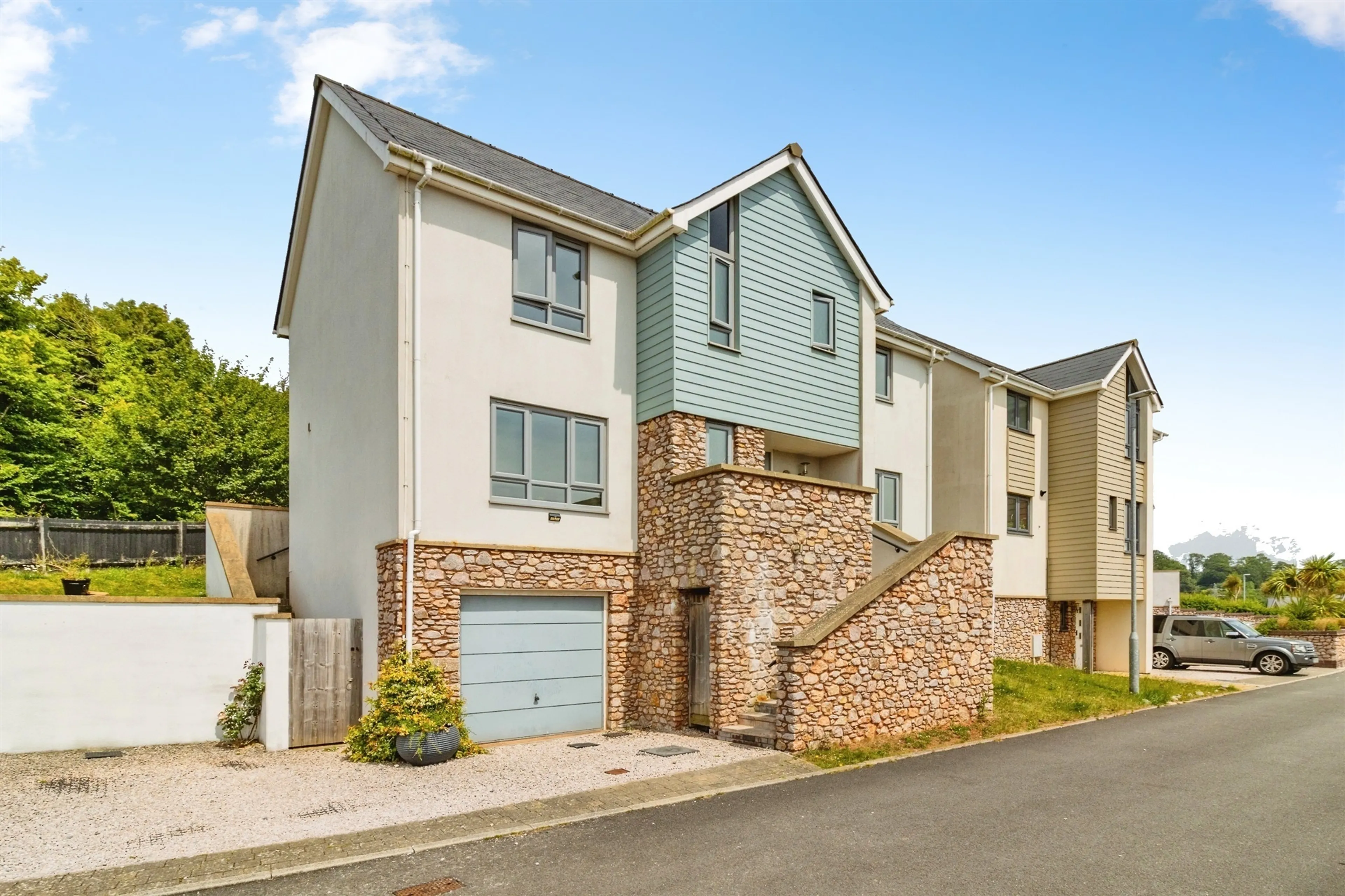 Property photo 0
