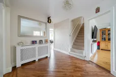 Seaforth Gardens, Epsom, KT19 photo 4