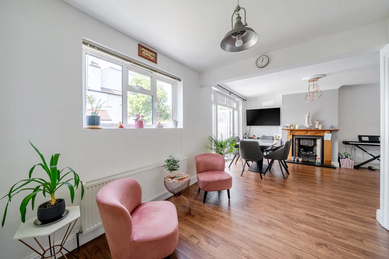 Seaforth Gardens, Epsom, KT19 photo 5