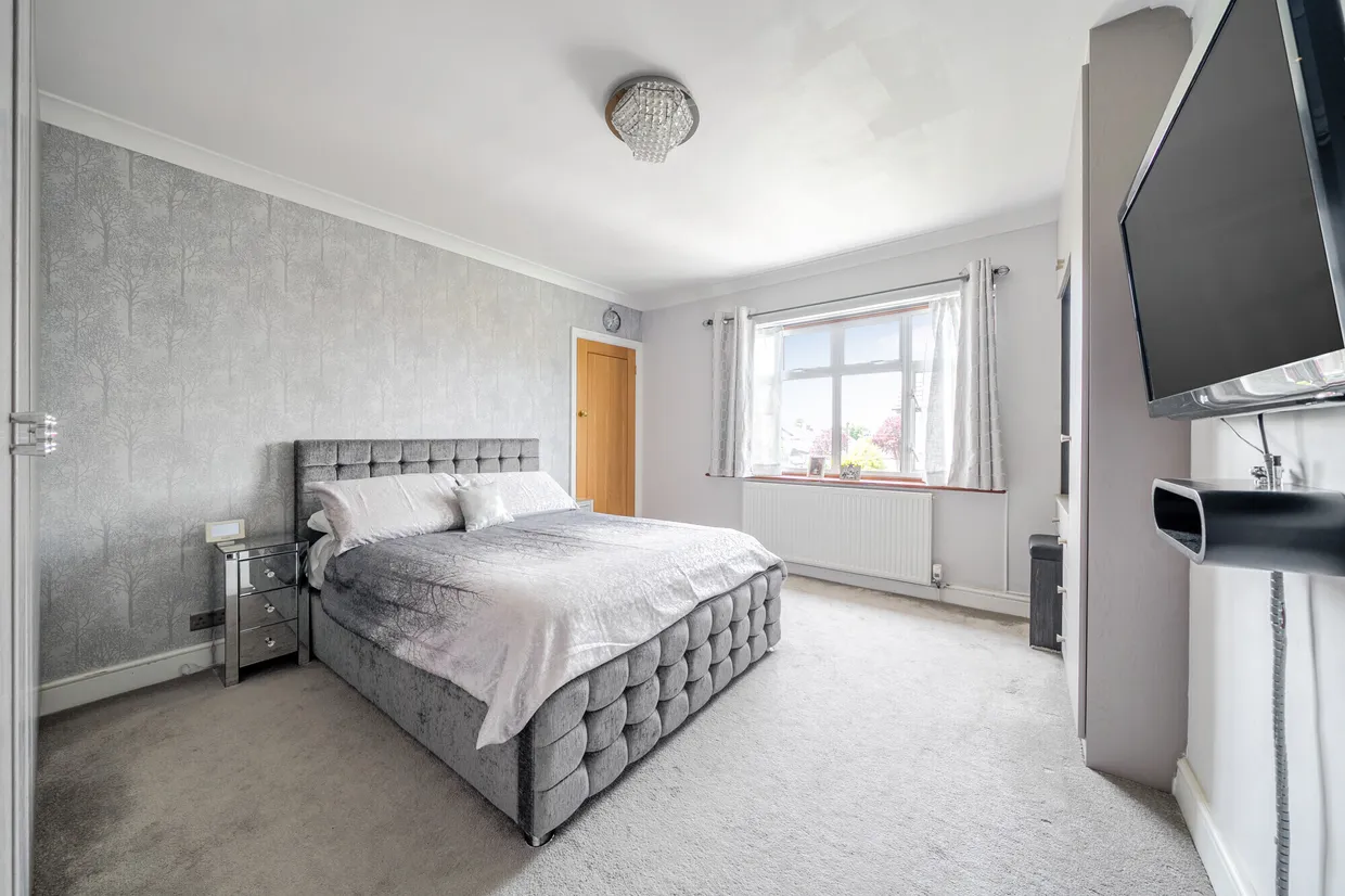 Seaforth Gardens, Epsom, KT19 photo 8