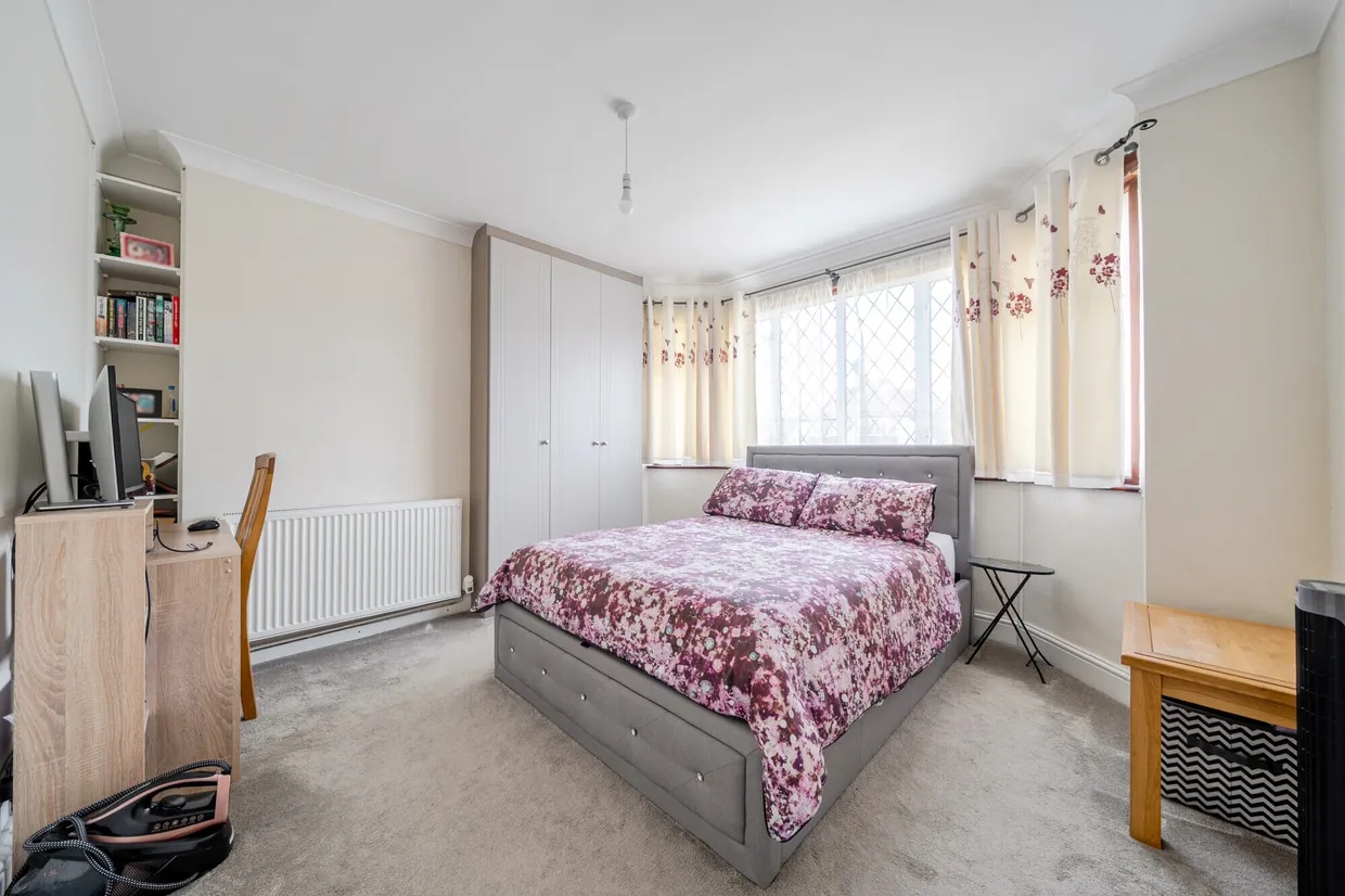 Seaforth Gardens, Epsom, KT19 photo 10