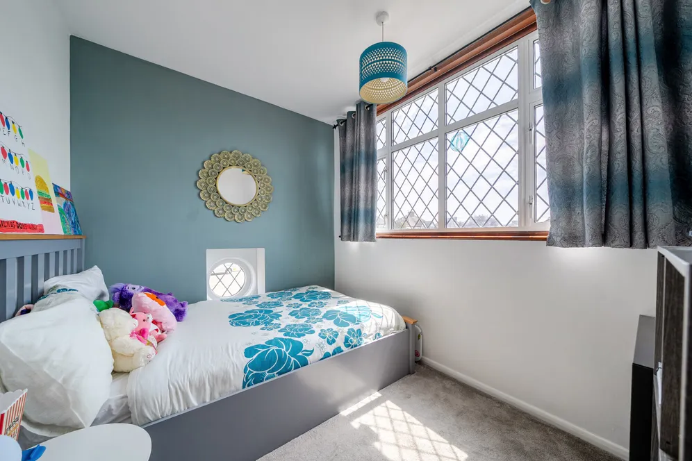 Seaforth Gardens, Epsom, KT19 photo 11