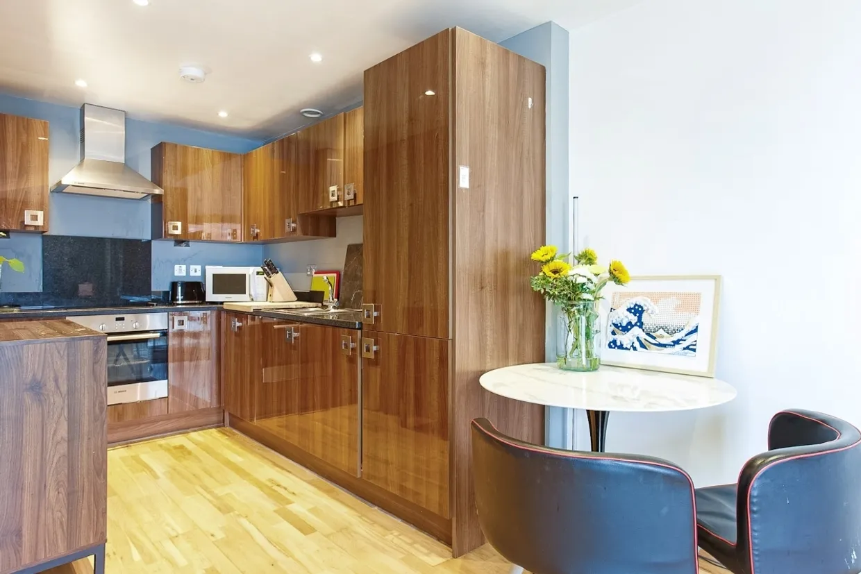 Frances Wharf, E14 photo 3