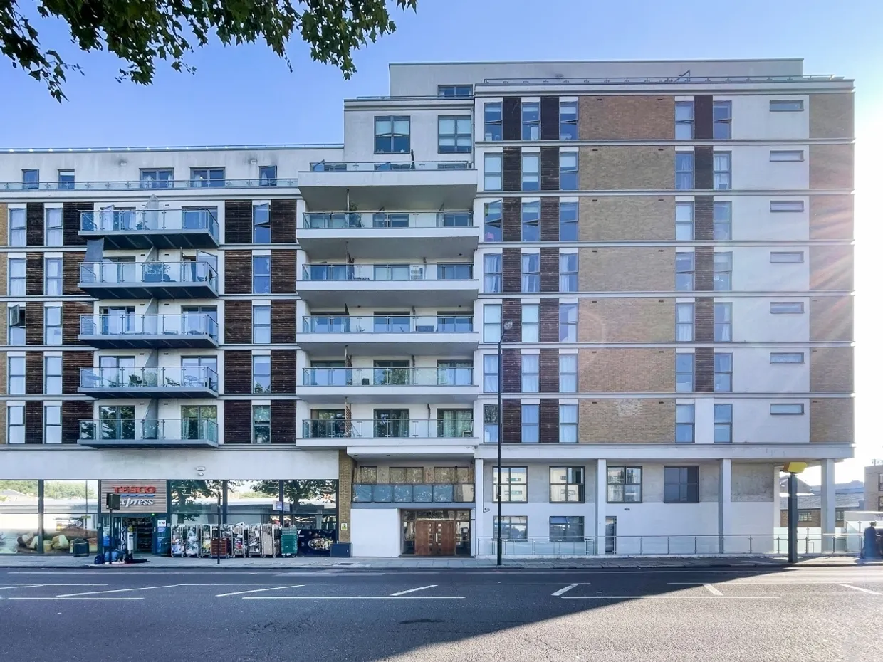 Frances Wharf, E14 photo 4