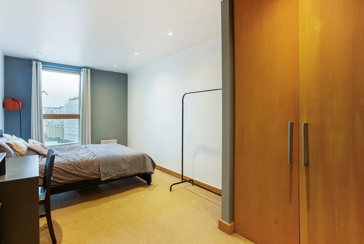Frances Wharf, E14 photo 16