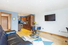 Frances Wharf, E14 photo 18