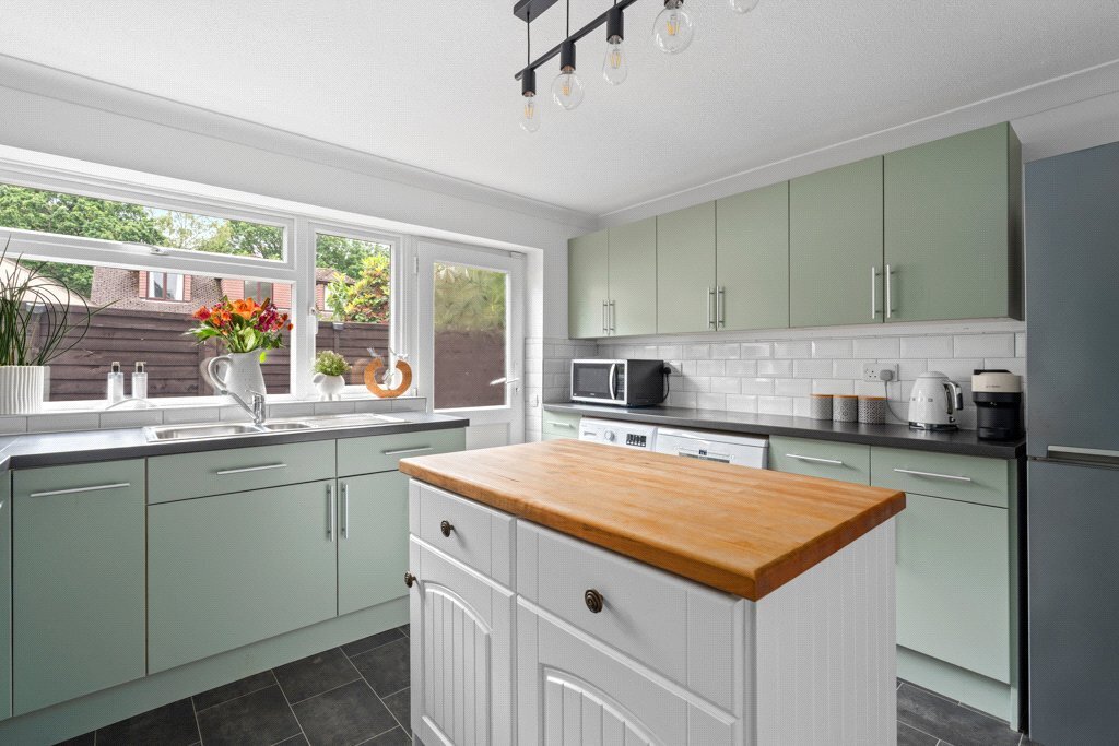 Glenwood Road, West Moors, Ferndown, Dorset, BH22 Image 8
